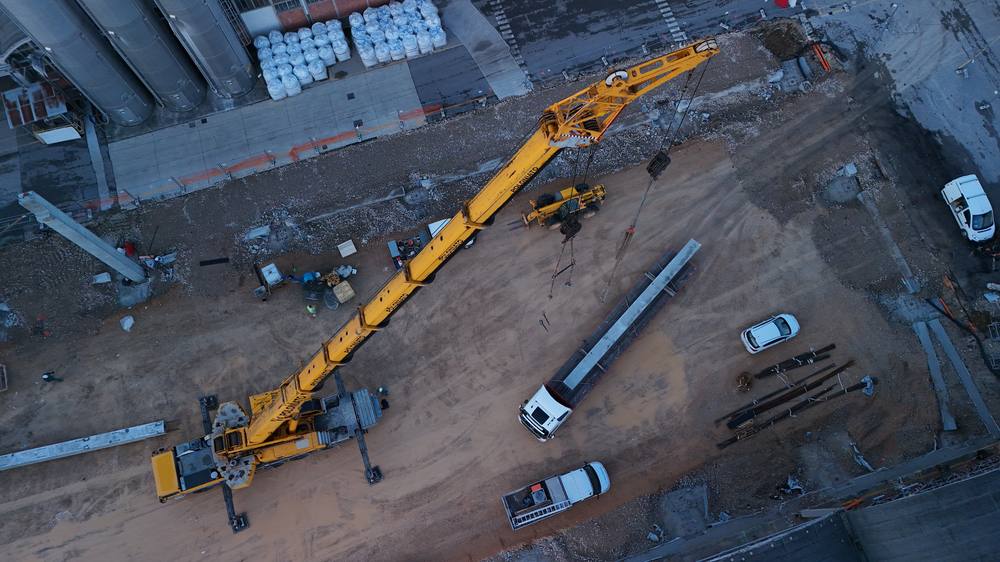 Monitoraggio di un cantiere industriale con gru